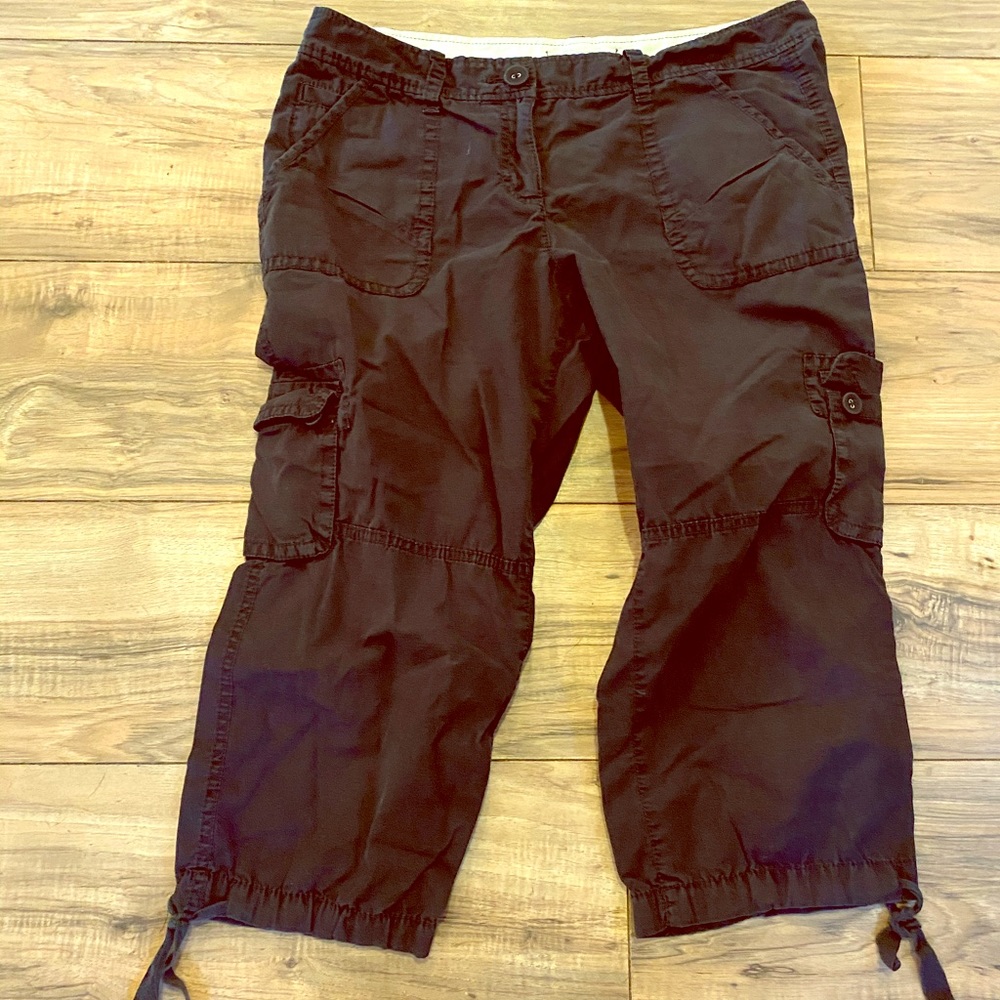 Ann Taylor LOFT Cargo Capri Pants! EUC!